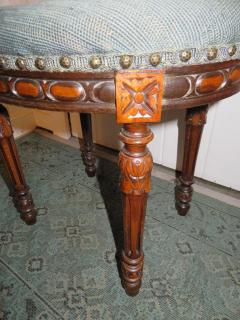 Lovely Louis XVI Oval Floral Needlepoint Stool Bench - 1325384