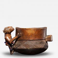 Luba Shankadi wooden recipient with figurative handle with glassbeads - 4495330