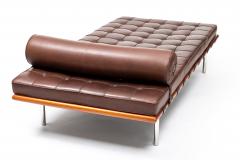 Ludwig Mies Van Der Rohe Barcelona Chaise Couch in Brown Leather by Ludwig Mies van der Rohe - 1169629