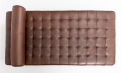 Ludwig Mies Van Der Rohe Barcelona Chaise Couch in Brown Leather by Ludwig Mies van der Rohe - 1169630