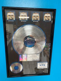 MICHAEL JACKSON DANGEROUS PLATINUM RECORD AWARD - 1931685