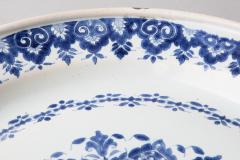 MID 18TH CENTURY CIRCULAR FAIENCE CHARGER - 691875