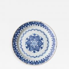 MID 18TH CENTURY CIRCULAR FAIENCE CHARGER - 692530