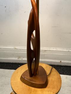 MID CENTURY ABSTRACT SCULPTURAL WOOD LAMP - 2901286