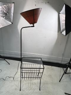 MID CENTURY BLACK IRON MODERNIST MAGAZINE RACK TABLE FLOOR LAMP - 3404692