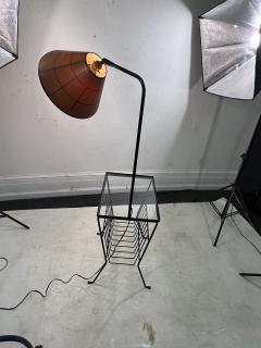 MID CENTURY BLACK IRON MODERNIST MAGAZINE RACK TABLE FLOOR LAMP - 3404694