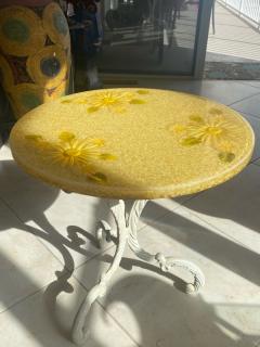 MID CENTURY DAISY AND PEBBLE RESIN TABLE - 2413938