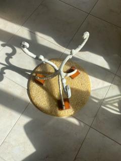 MID CENTURY DAISY AND PEBBLE RESIN TABLE - 2414015