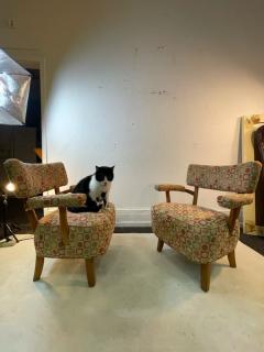 MID CENTURY PAIR OF ARM CHAIRS - 2547489
