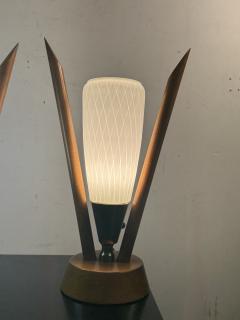 MID CENTURY PAIR OF WOOD LINE DESIGN WHITE GLASS SHADE LAMPS - 4319289