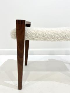 MID CENTURY WALNUT ARMED BENCH - 4493582