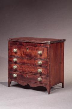 MINIATURE FEDERAL CHEST OF DRAWERS - 3569427