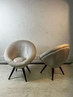 MODERNIST ROUND VELVET CHAIRS WITH SPLAYED LEGS - 2822063