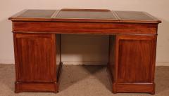 Mahogany Pedestal Desk From The 19th Century - 3733375