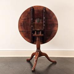 Mahogany Tilt Top Table England circa 1790 - 4464904