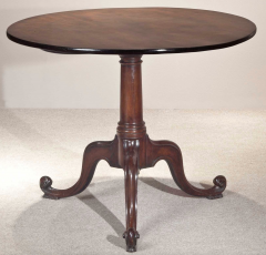 Mahogany tea table in manner of Thomas Chippendale - 2484907