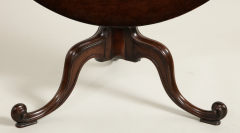 Mahogany tea table in manner of Thomas Chippendale - 2484912
