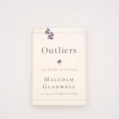 Malcolm Gladwell Outliers First Edition 2008 - 4467805