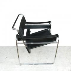 Marcel Breuer Pair of Black Leather Wassily Chairs by Marcel Breuer - 2525889