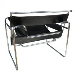 Marcel Breuer Pair of Black Leather Wassily Chairs by Marcel Breuer - 2525894