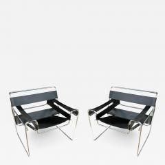 Marcel Breuer Pair of Black Leather Wassily Chairs by Marcel Breuer - 2527025