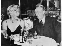 Marilyn Monroe at the El Morocco Club 1955 2 - 4621191