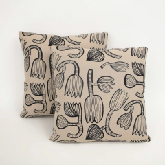 Mark Cunningham TULIP NATURAL IRON PILLOW - 2848390