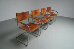 Mart Stam Set of 4 Dinging Chairs B 34 by Mart Stam in patinated leather Italy 1970s - 3653595