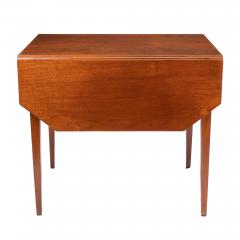 Massachusetts Hepplewhite drop leaf Pembroke table 1790 1810  - 3012964