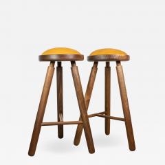 Micheal Rozell Pair of Michael Rozell Studio Bar Stools Figured Walnut and Leather - 1463030