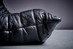 Michel Ducaroy Set of 2 Seater and 3 Seater Togo in black leather designed by Michel Ducaroy - 3806023