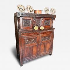 Mid 17th Century Carved Oak Press Cupboard - 4578585