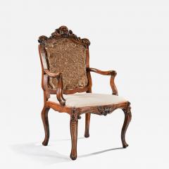 Mid 18th Century Italian Rococo Armchair in Walnut - 3604632