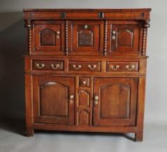 Mid 18thc Welsh oak cwpwrdd tridarn of superb patina - 4787626