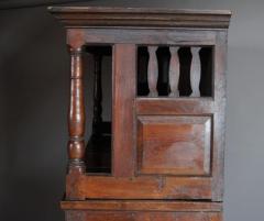 Mid 18thc Welsh oak cwpwrdd tridarn of superb patina - 4787629