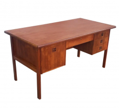 Mid Century Danish Modern Double Sided Executive Desk in Teak - 2547827