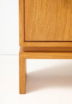 Mid Century Italian White Oak Veneer Sideboard with Brass Pulls circa 1950s - 4442493