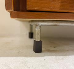 Mid Century Modern Chest of Drawers with Square Handles - 2787098