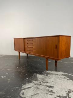 Mid Century Modern Danish Teak Credenza Circa 1960s - 3806414