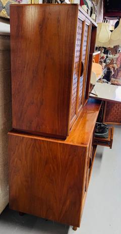 Mid Century Modern Danish Teak Credenza Sideboard Bar or Cocktail Cabinet - 2865018