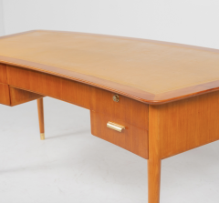 Mid Century Modern Desk with Leather Top Italy 1940s - 3738184