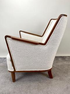 Mid Century Modern Scandinavian Lounge Chair in Mahogany Frame Boucl  - 3382063