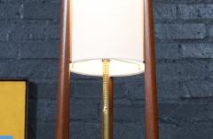Mid Century Modern Sculpted Table Lamp by R J Manufacturing - 4469992