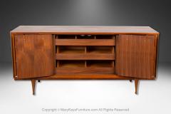 Mid Century Modern Walnut Dresser Sideboard - 3991940