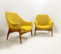 Mid Century Pair of Yellow Armchairs by Julia Gaubek - 2502407