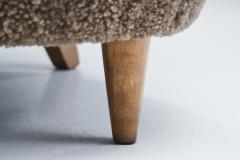 Mid Century Scandinavian Lounge Chair in Sheepskin Scandinavia ca 1950s - 2383778