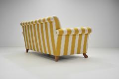 Mid Century Sofa with Stained Birch Feet Europe Mid 20th century - 3663417