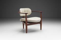 Mid Century Tripod Shell Armchair Europe ca 1960s - 2605914