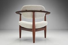 Mid Century Tripod Shell Armchair Europe ca 1960s - 2605917