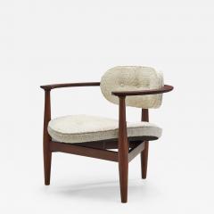 Mid Century Tripod Shell Armchair Europe ca 1960s - 2720880